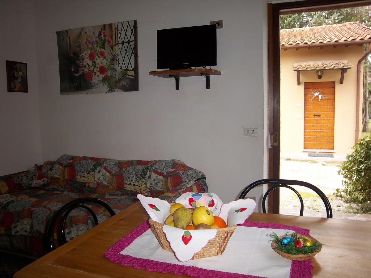 Agriturismo Villa Mozart Nel Verde Gubbio Exterior foto