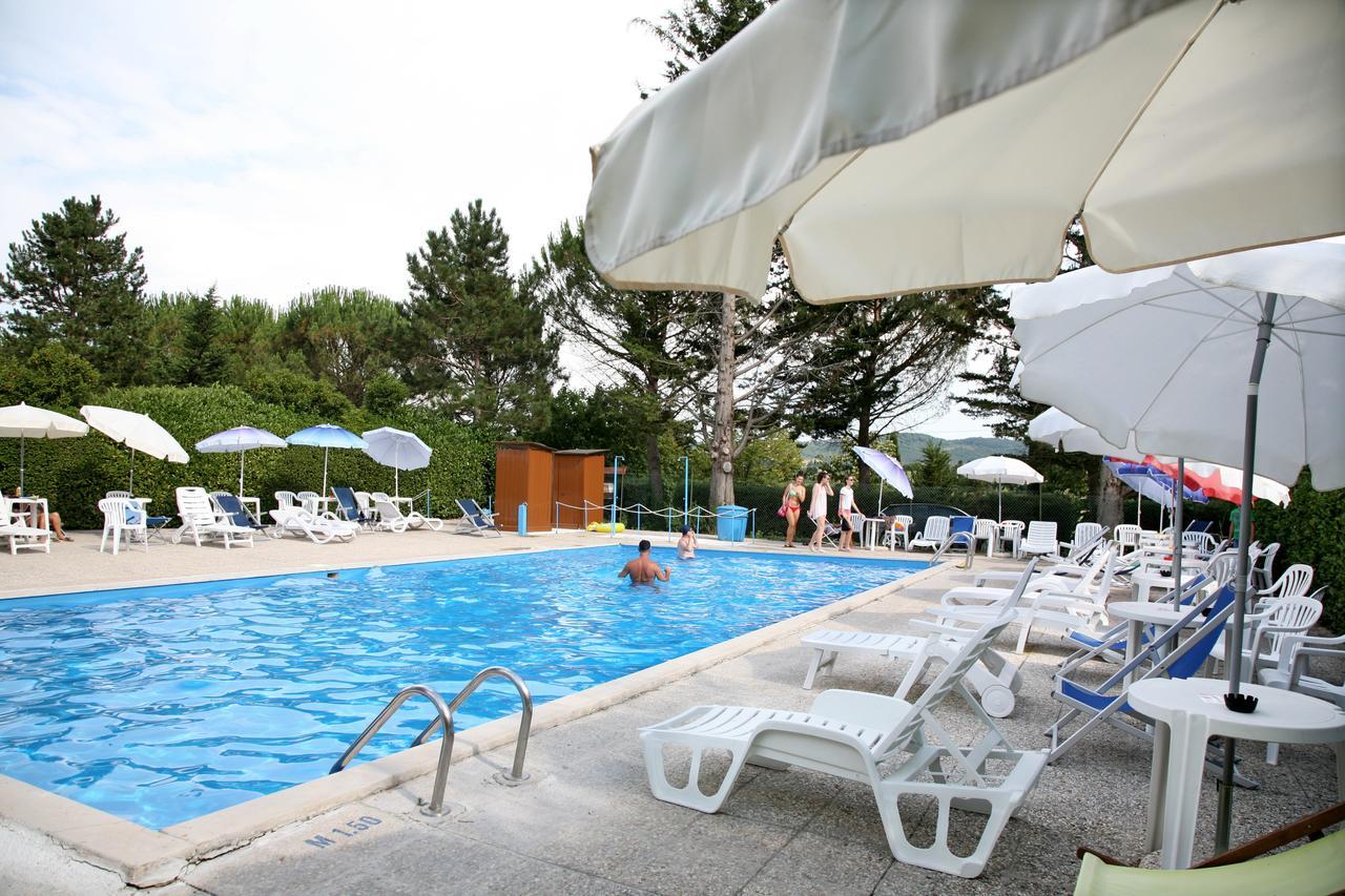 Agriturismo Villa Mozart Nel Verde Gubbio Exterior foto