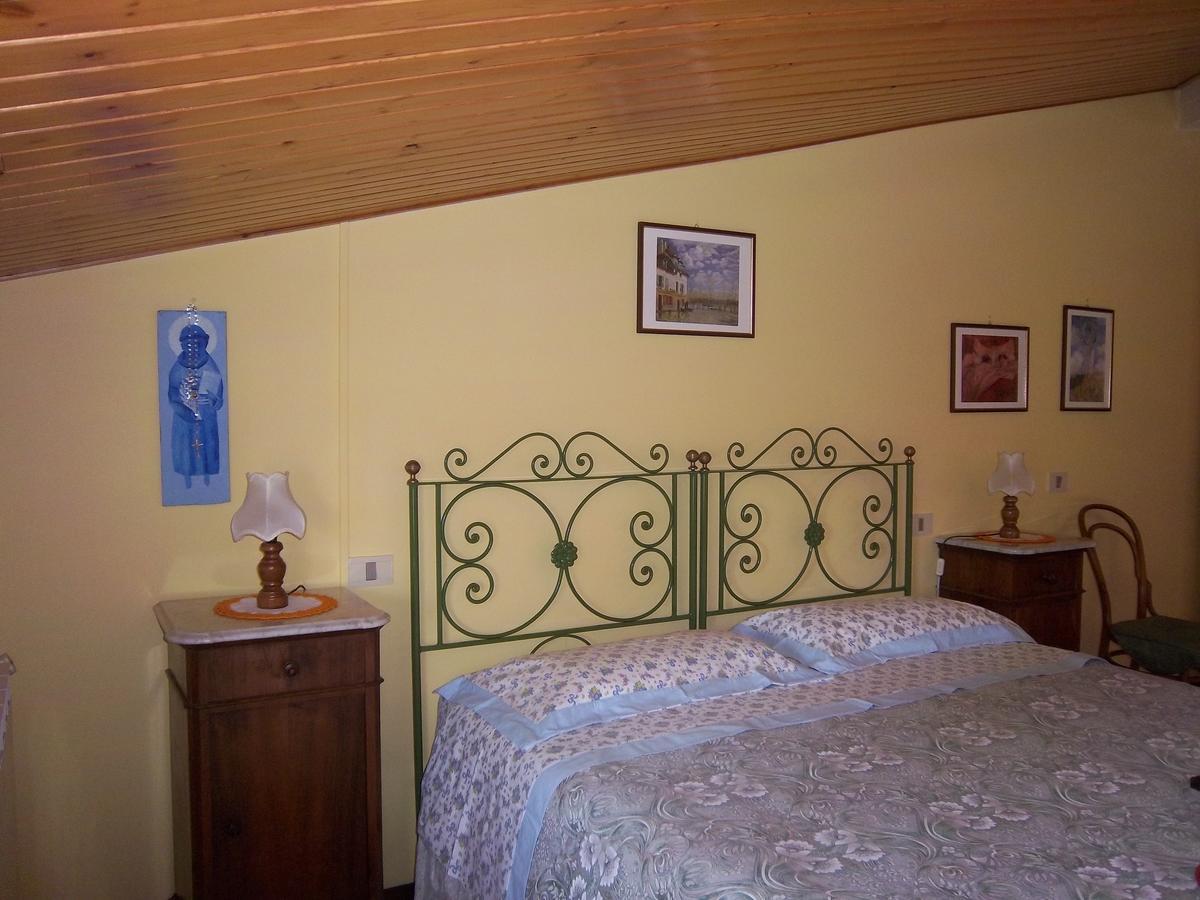 Agriturismo Villa Mozart Nel Verde Gubbio Exterior foto