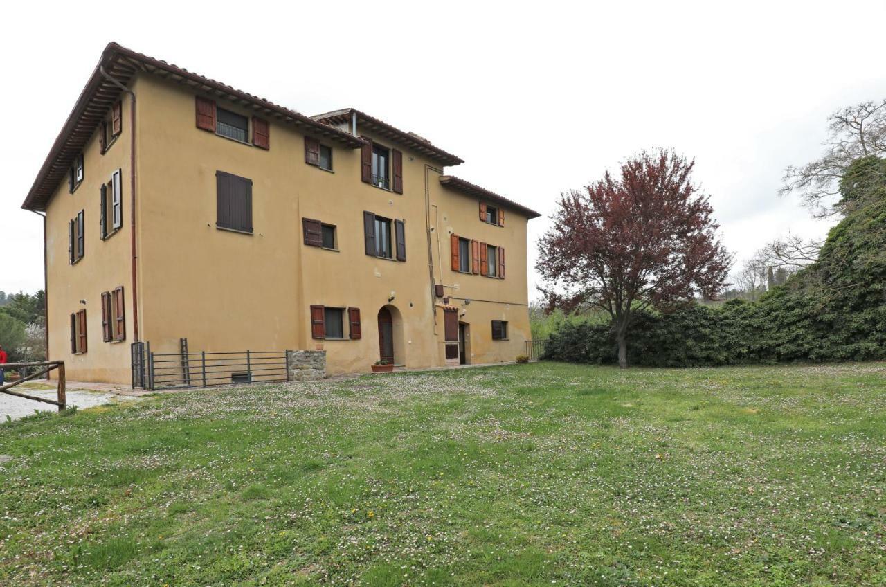 Agriturismo Villa Mozart Nel Verde Gubbio Exterior foto